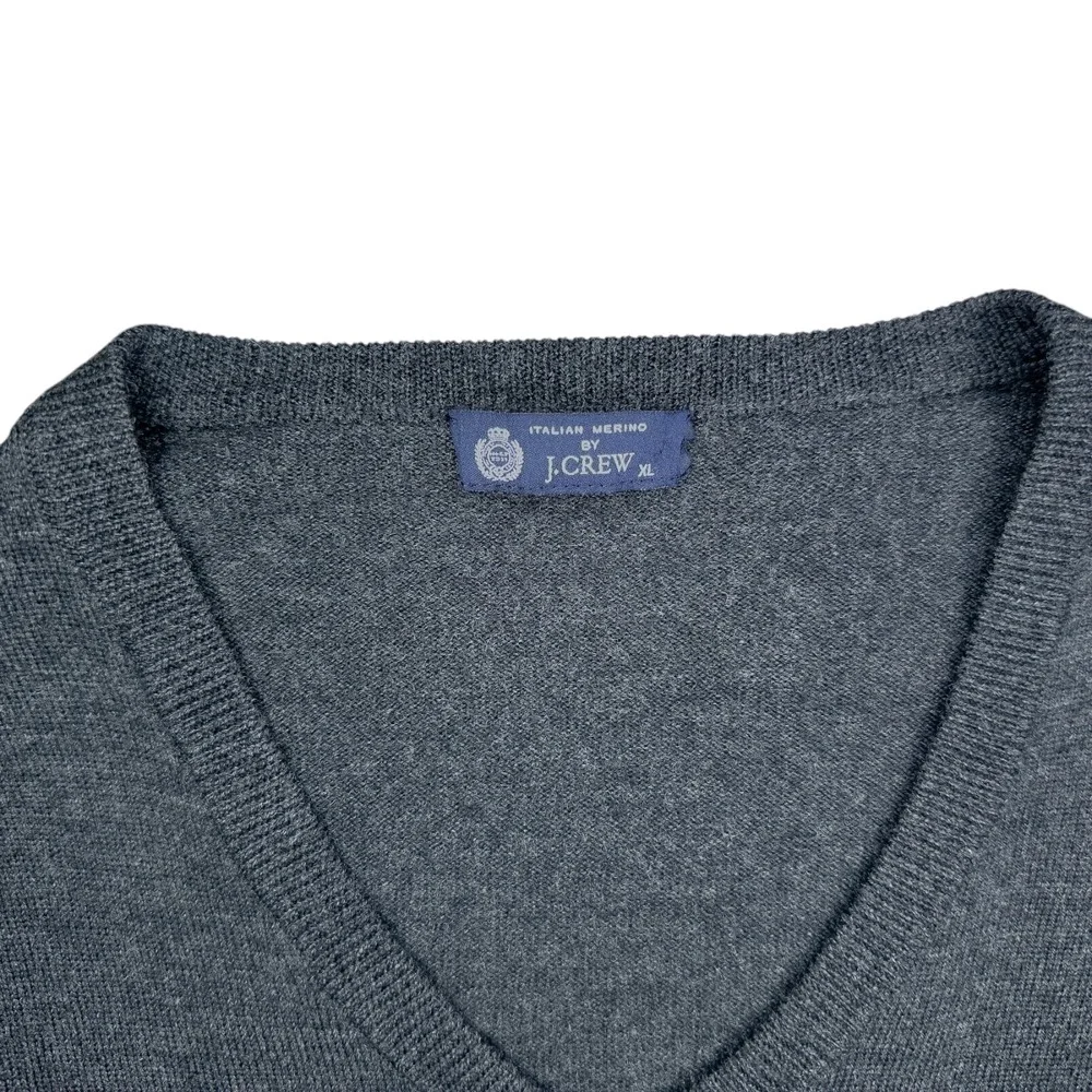 J Crew Men's XL Dark Gray 100% Italian Merino Wool‎ V Neck Knit Pullover Sweater